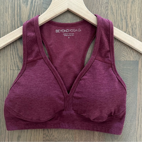 Beyond Yoga Lift Your Spirts Sports Bra in Port Wine Ruby Red Purple Size Small - Picture 8 of 8